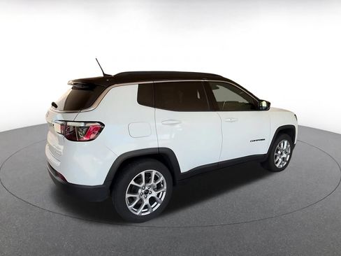 Used 2025 Jeep Compass Limited AWD/4WD image 13