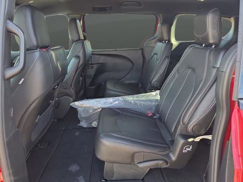 New 2026 Chrysler Pacifica Select w/ S Appearance Package image 29