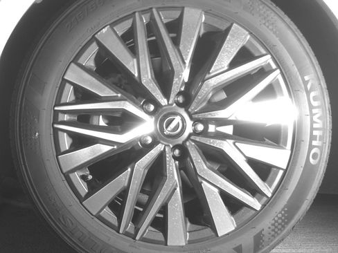 Used 2025 Nissan Altima 2.5 SV FWD image 12