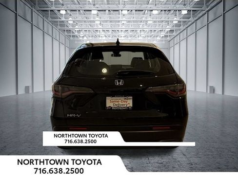 Used 2024 Honda HR-V LX image 31