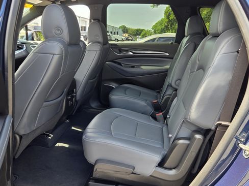 Certified 2023 Buick Enclave Essence FWD image 10