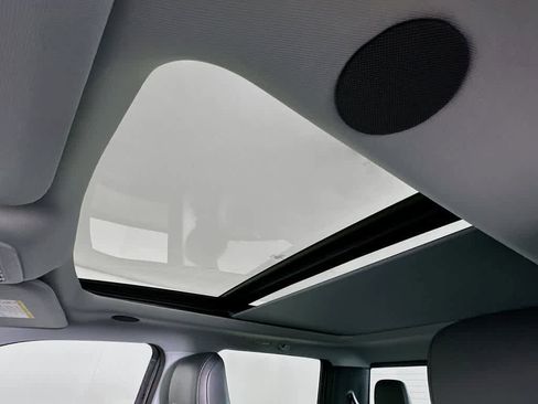 New 2026 Ford F250 Lariat w/ Black Appearance Package image 33