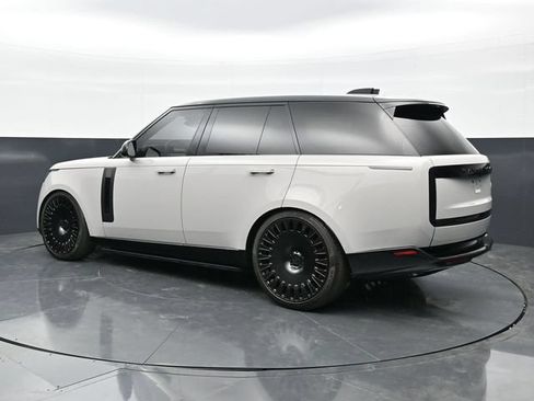 Used 2025 Land Rover Range Rover SV AWD/4WD image 7