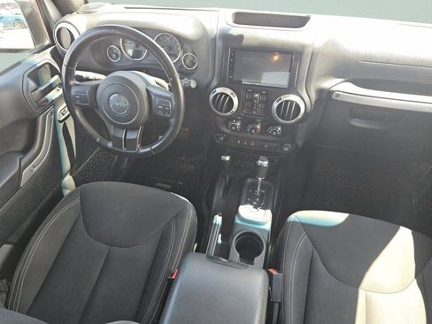 Used 2018 Jeep Wrangler Unlimited Sahara AWD/4WD image 25