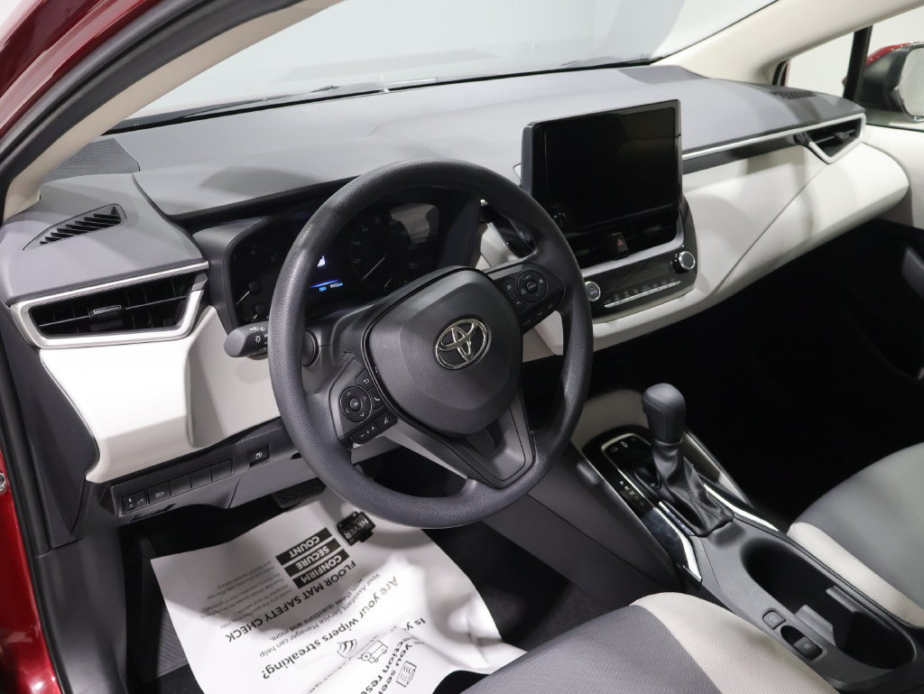 Used 2025 Toyota Corolla LE FWD image 14