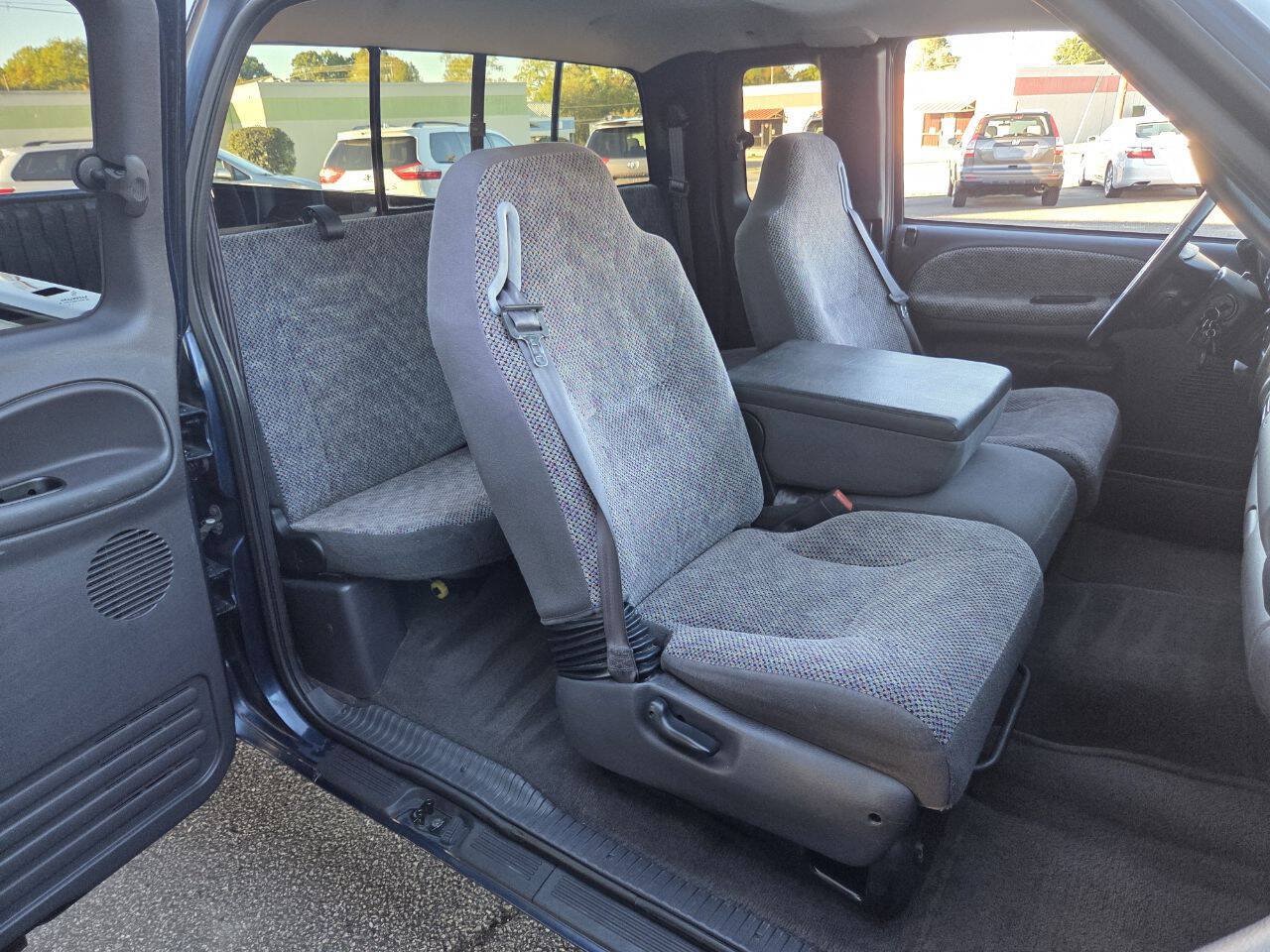 Used 2001 Dodge Ram 1500 Truck 2WD Quad Cab image 11