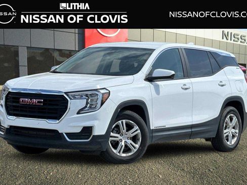 Used 2024 GMC Terrain SLE FWD image 1