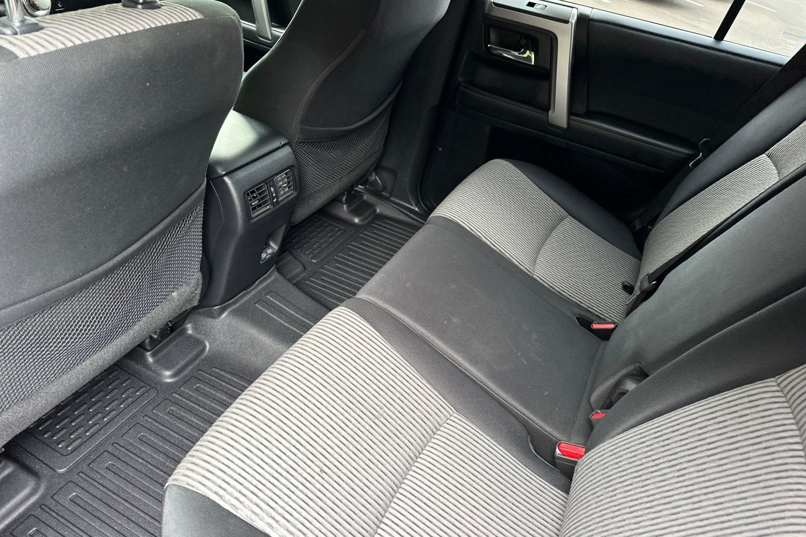 Used 2024 Toyota 4Runner SR5 AWD/4WD image 13