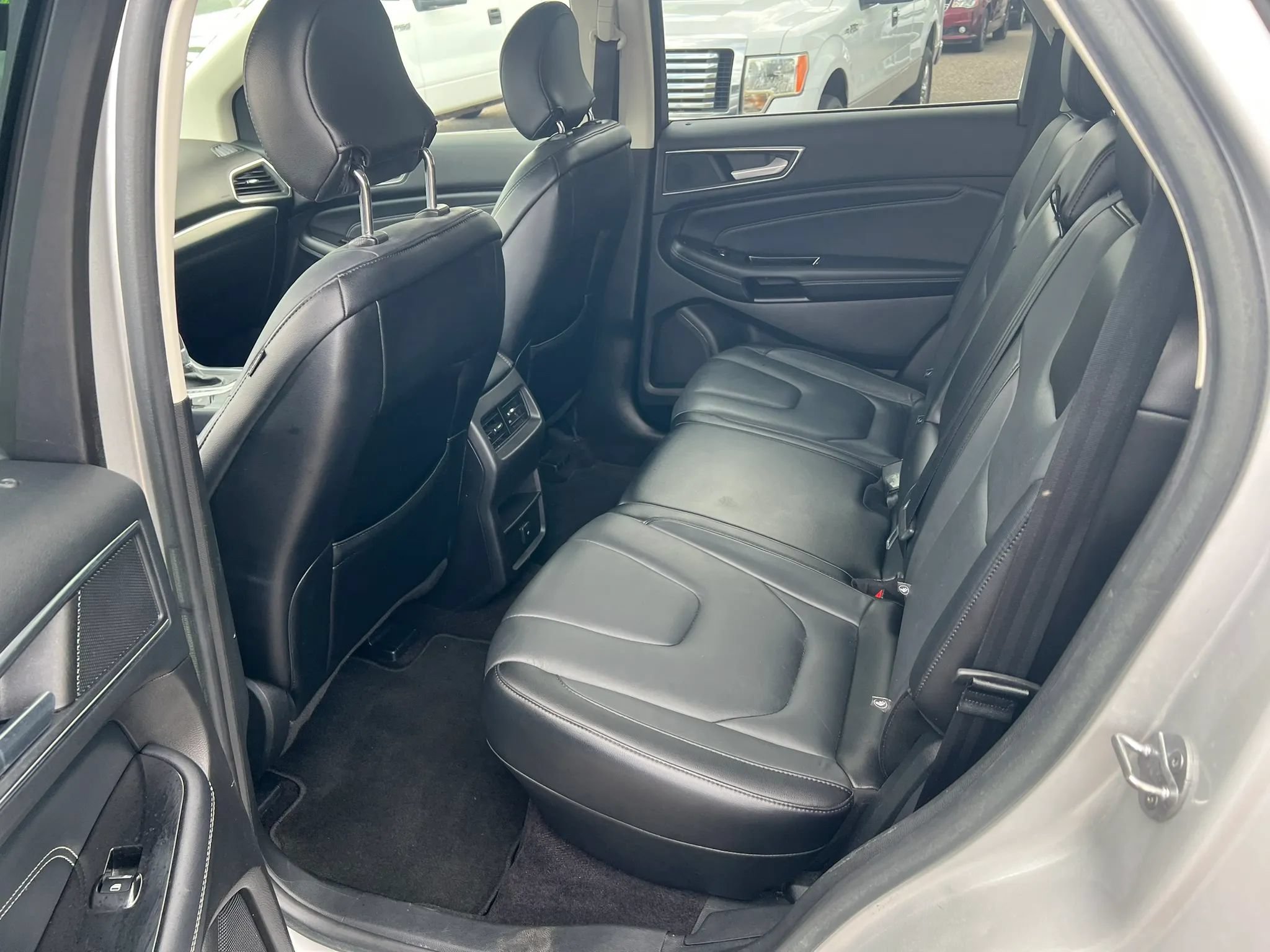 Used 2017 Ford Edge Titanium FWD image 14