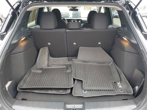 Certified 2025 Nissan Kicks SV image 27