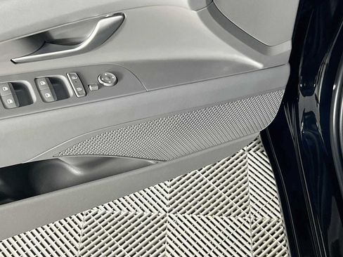 Certified 2025 Hyundai Elantra Sport FWD image 19