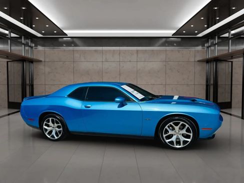 Used 2015 Dodge Challenger R/T Plus RWD image 4
