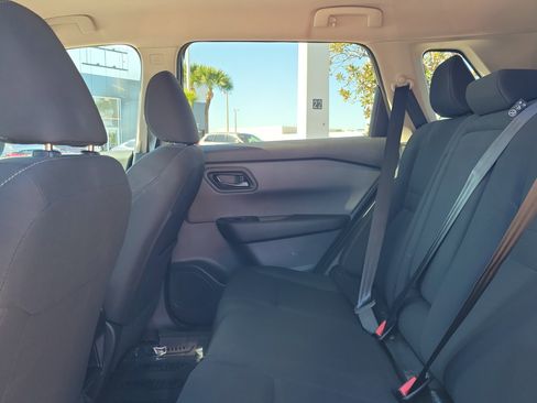 Used 2025 Nissan Rogue S image 11