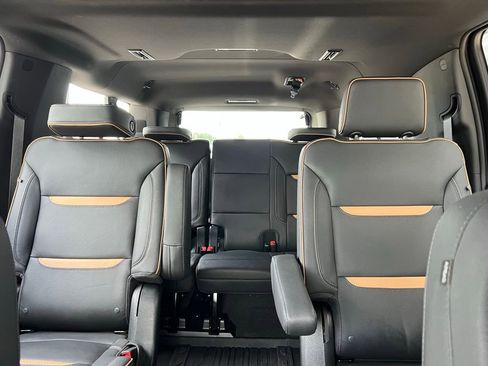 Used 2023 GMC Yukon XL AT4 w/ Technology Package AWD/4WD image 24