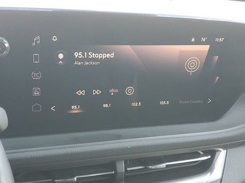 Certified 2024 Buick Envista Sport Touring w/ Convenience I Package FWD image 24