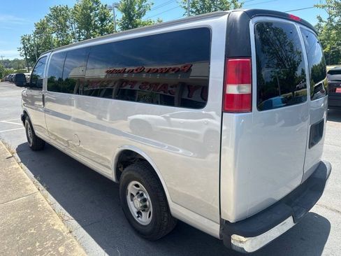 Used 2015 Chevrolet Express 3500 LT w/ LT Preferred Equipment Group RWD image 4