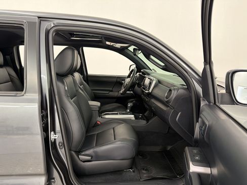 Used 2021 Toyota Tacoma Limited RWD image 28