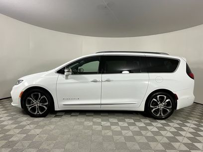 Used 2022 Chrysler Pacifica Pinnacle