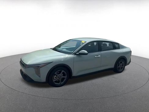 Used 2025 Kia K4 LXS image 8