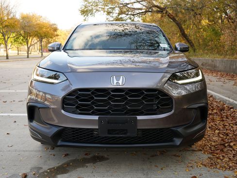 Certified 2024 Honda HR-V LX image 3