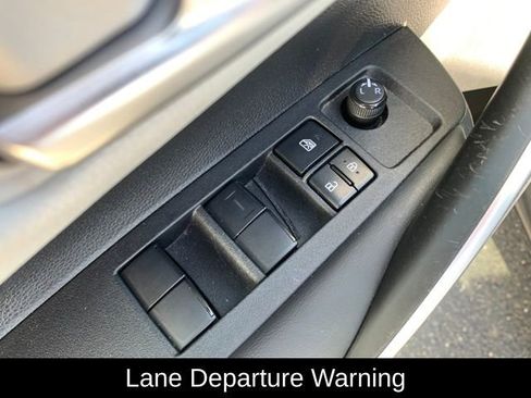 Used 2023 Toyota Corolla SE image 13