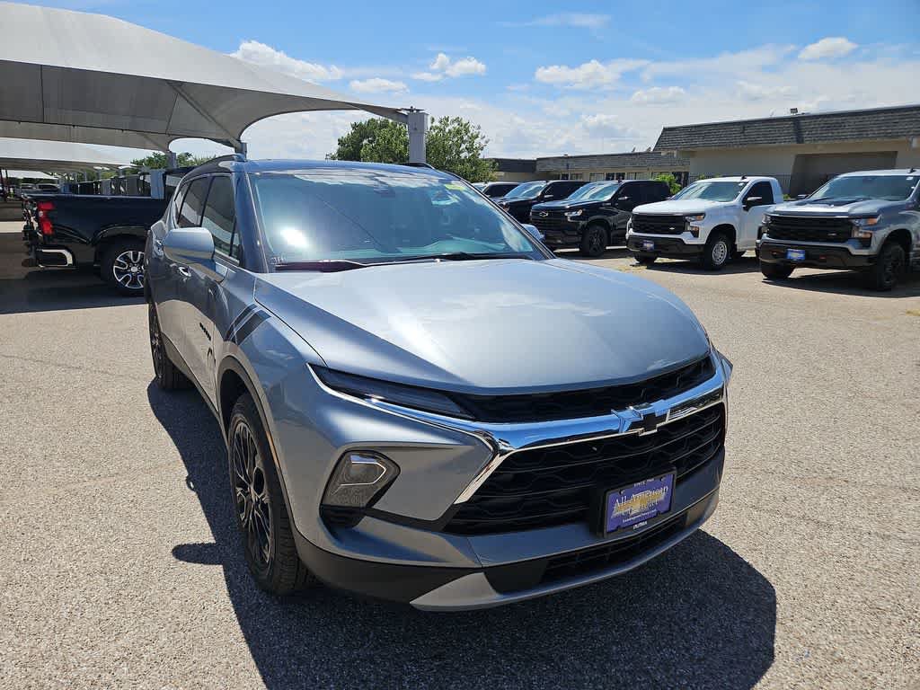 New 2026 Chevrolet Blazer LT w/ LPO, Black Sport Package AWD/4WD image 2