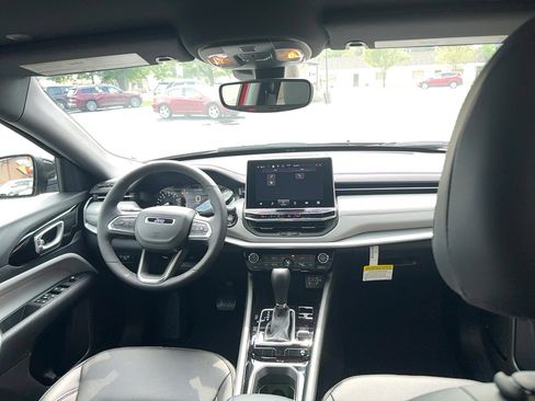 New 2025 Jeep Compass Limited image 8