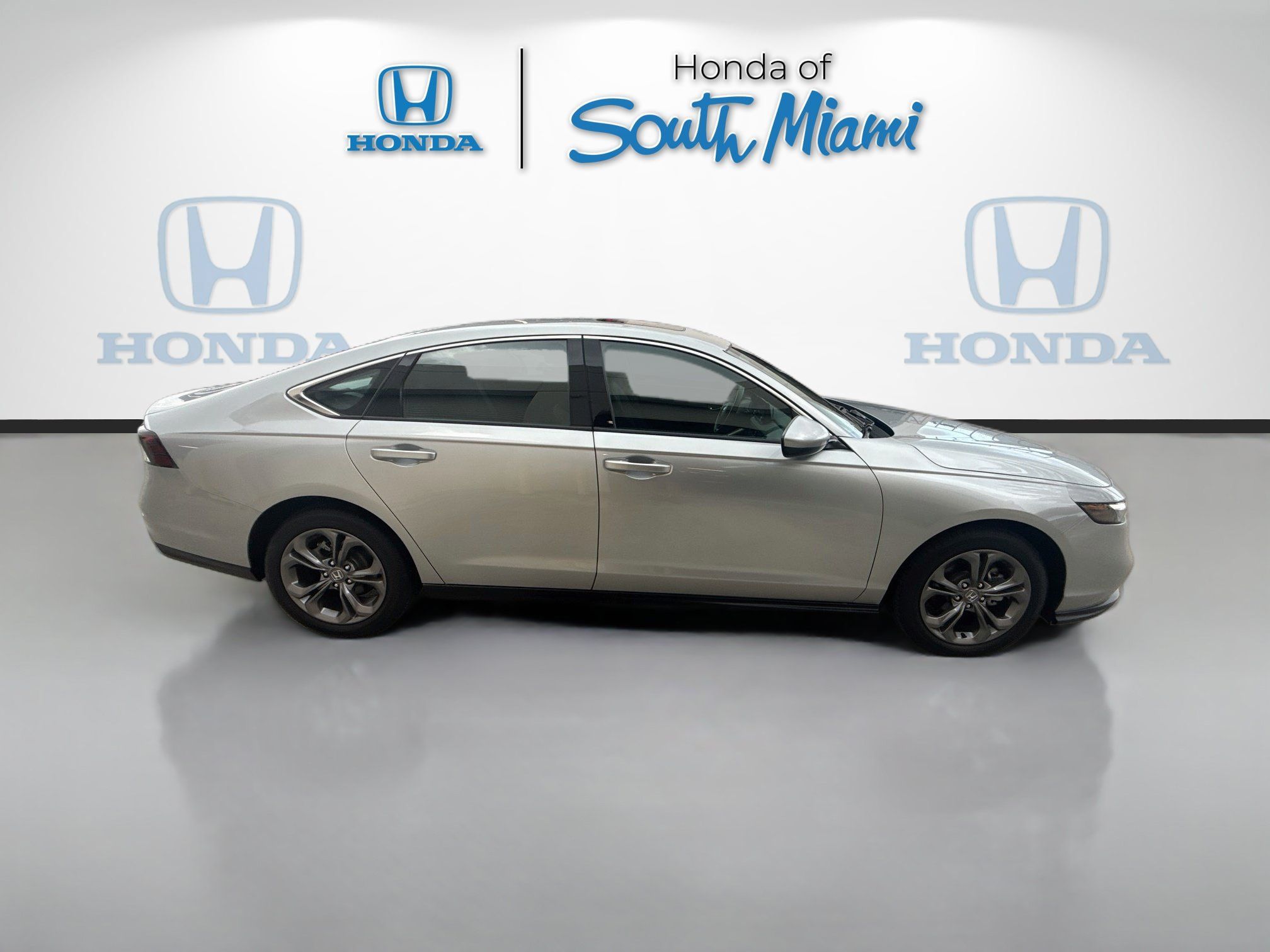 Certified 2024 Honda Accord EX image 8