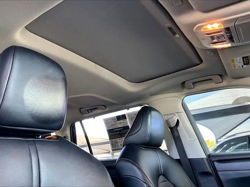 Used 2023 Toyota Highlander XLE image 13