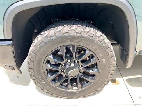 Used 2025 Chevrolet Silverado 2500 LT w/ Trail Boss Package AWD/4WD image 11