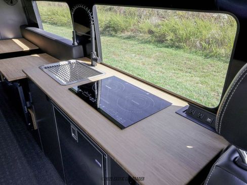 Used 2025 Mercedes-Benz Sprinter 2500 image 33