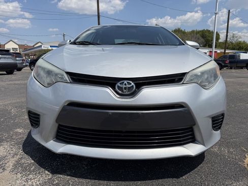 Used 2015 Toyota Corolla LE FWD image 2