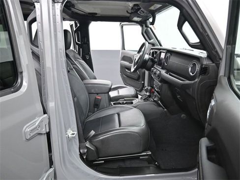 Used 2023 Jeep Wrangler Unlimited Sahara image 32