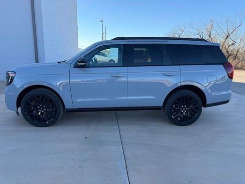 New 2026 Ford Expedition Platinum w/ Stealth Performance Package image 4