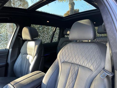 Used 2023 BMW X7 M60i w/ Executive Package image 11