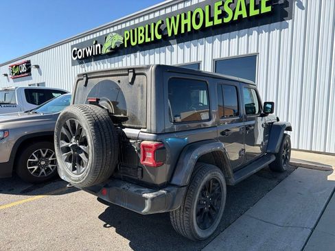 Used 2021 Jeep Wrangler Unlimited Sahara w/ Dual Top Group AWD/4WD image 3