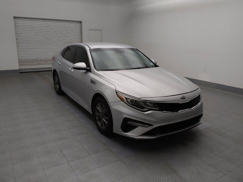 Used 2020 Kia Optima LX image 13