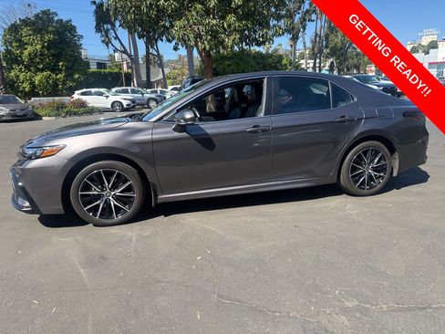 Certified 2024 Toyota Camry SE image 3