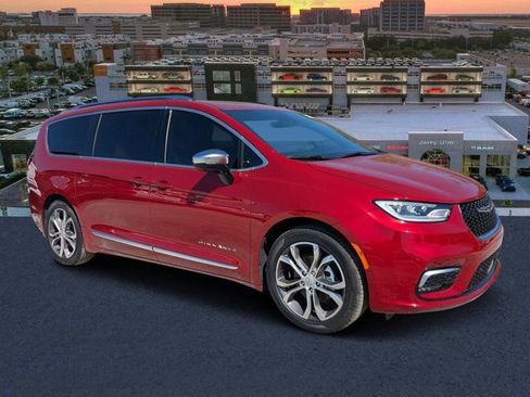 New 2026 Chrysler Pacifica Pinnacle FWD image 1