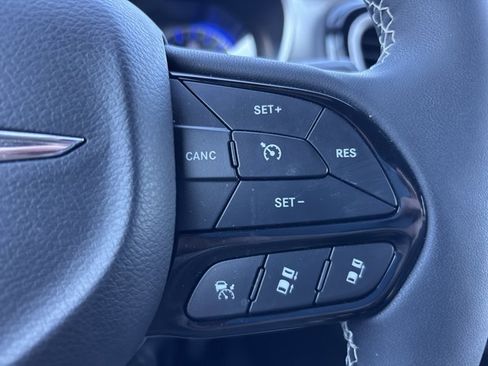 Used 2024 Chrysler Pacifica Touring-L w/ S Appearance Package image 31