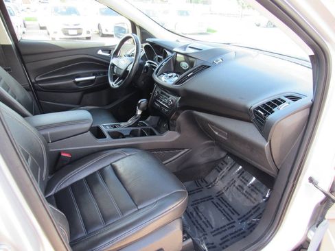 Used 2017 Ford Escape Titanium FWD image 27