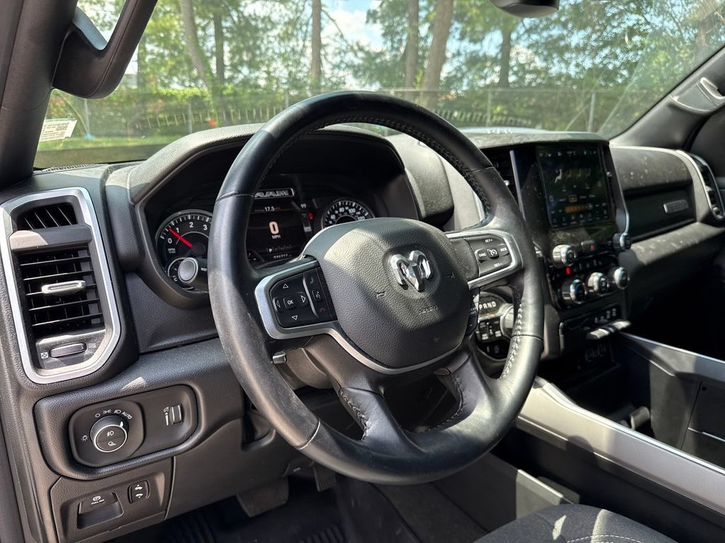 Used 2022 RAM 1500 Big Horn AWD/4WD image 14