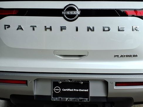 Certified 2025 Nissan Pathfinder Platinum image 37