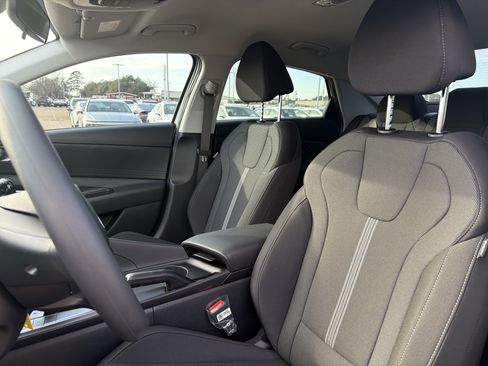 New 2026 Hyundai Elantra SE image 5