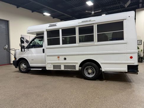 Used 2019 Chevrolet Express 3500 w/ School Bus Package image 8