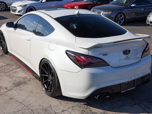 Used 2013 Hyundai Genesis 3.8 image 7