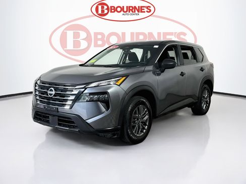 Used 2024 Nissan Rogue S AWD/4WD image 5
