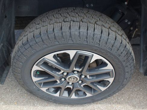 Used 2024 Toyota Tundra Limited AWD/4WD image 27