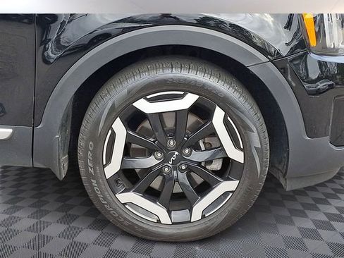 Used 2024 Kia Telluride S image 10