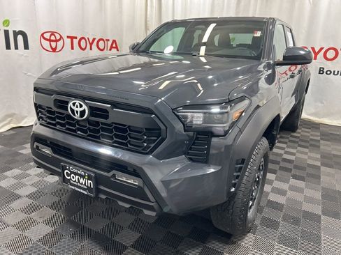 Used 2025 Toyota Tacoma SR5 image 3
